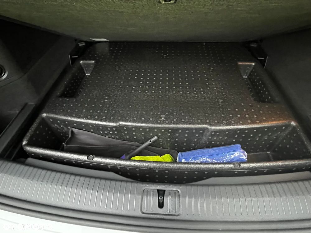 Volkswagen Tiguan ver-1-5-ehybrid-opf-dsg-r--line - 24