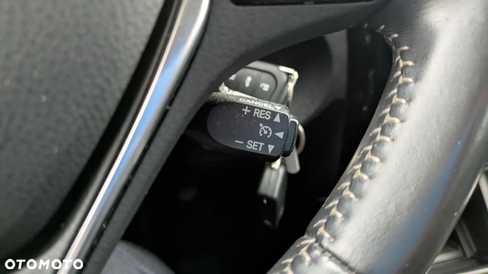 Toyota Auris 1.6 Premium - 16