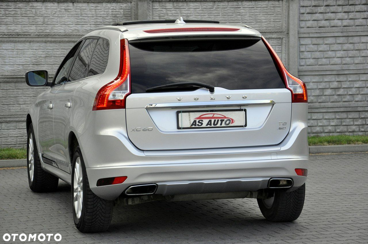 Volvo XC 60 T5 AWD Momentum - 3
