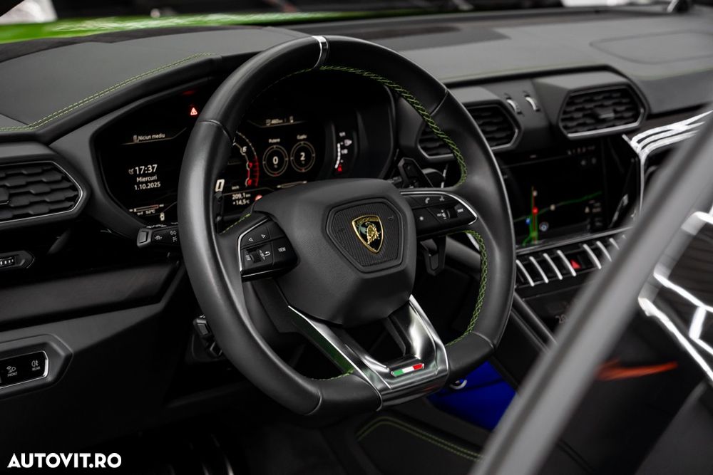 Lamborghini URUS Standard - 32