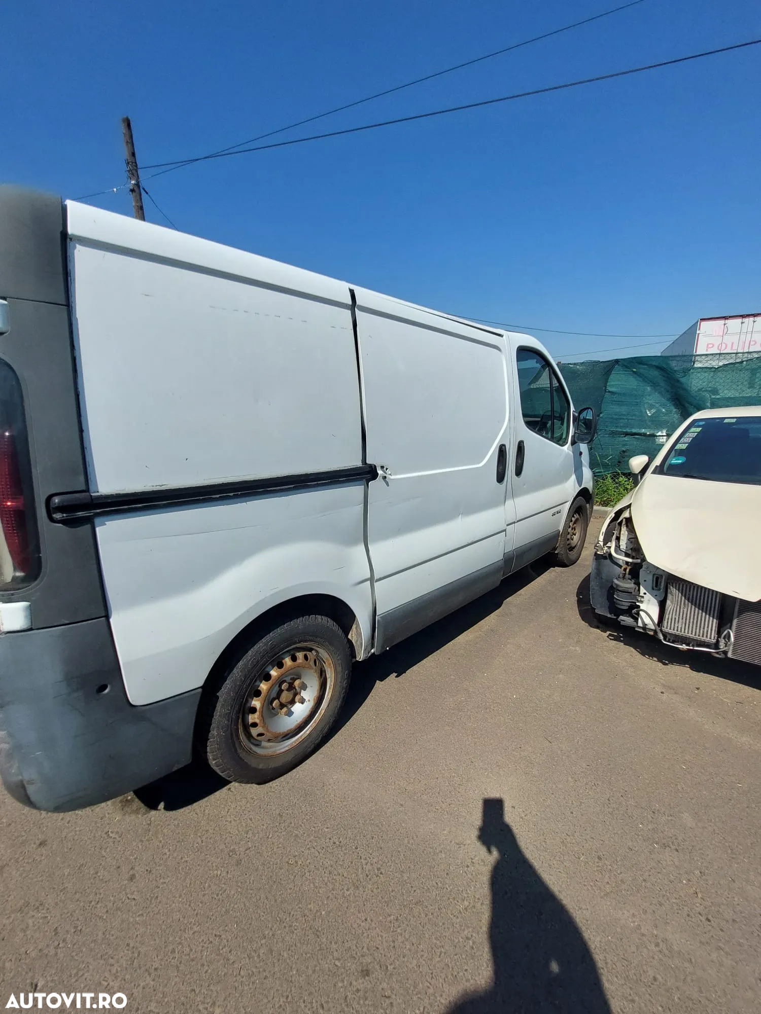 Dezmembrez Renault Trafic 1.9 DCI 5 trepte - 3