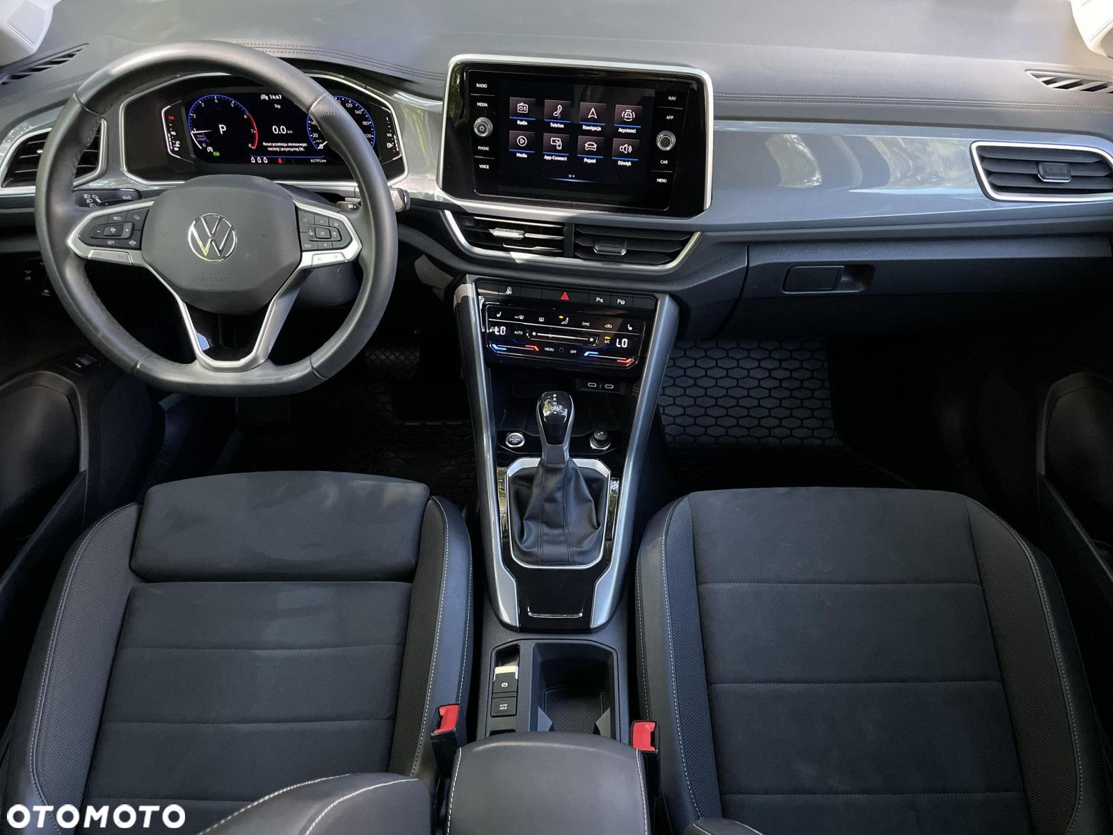 Volkswagen T-Roc - 12