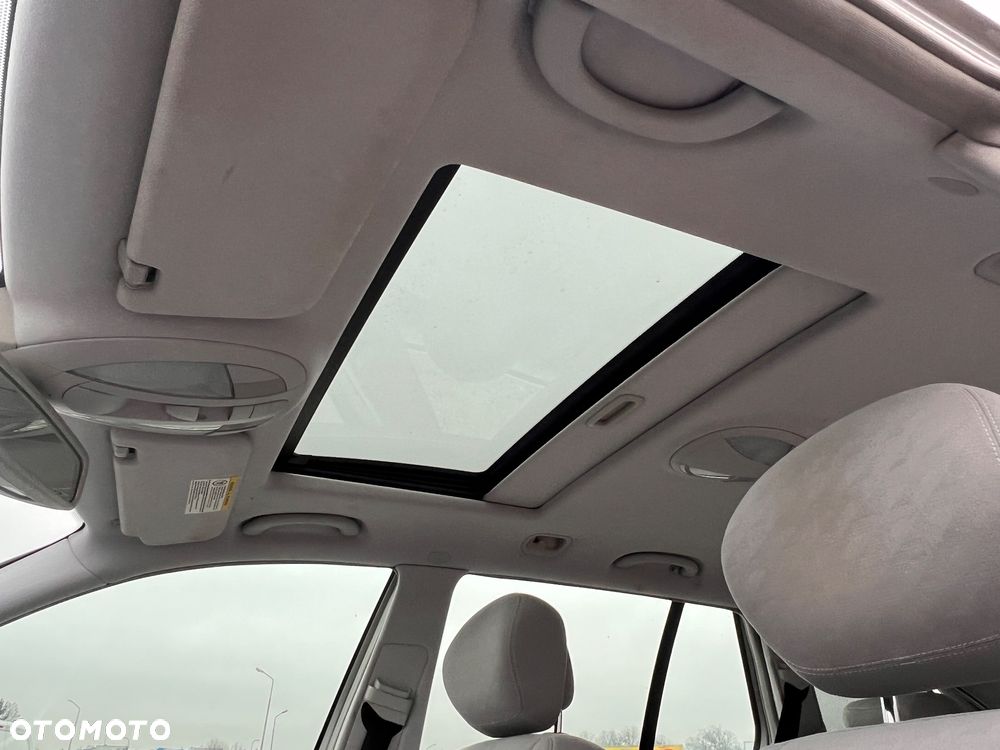 Mercedes-Benz Klasa E 200 Kompressor Automatik Classic - 19