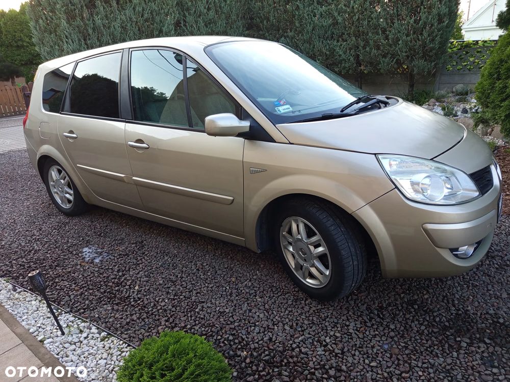 Renault Grand Scenic - 8
