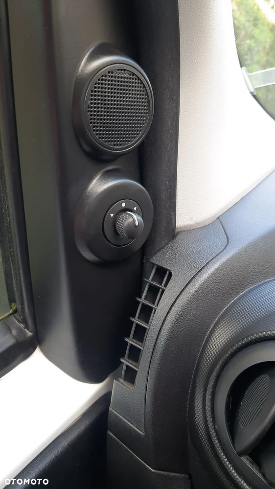 Fiat Fiorino Kombi 8V Base - 12