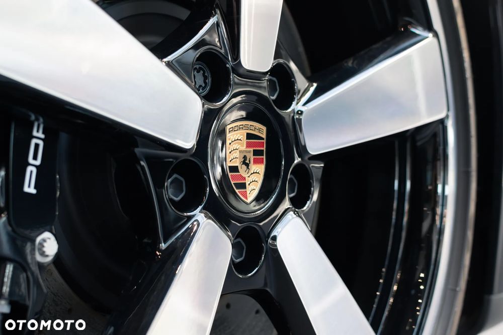 Porsche 911 Carrera S - 13