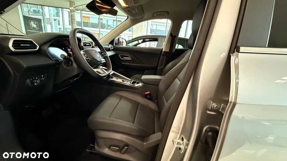 MG ZS Hybrid+ - 12
