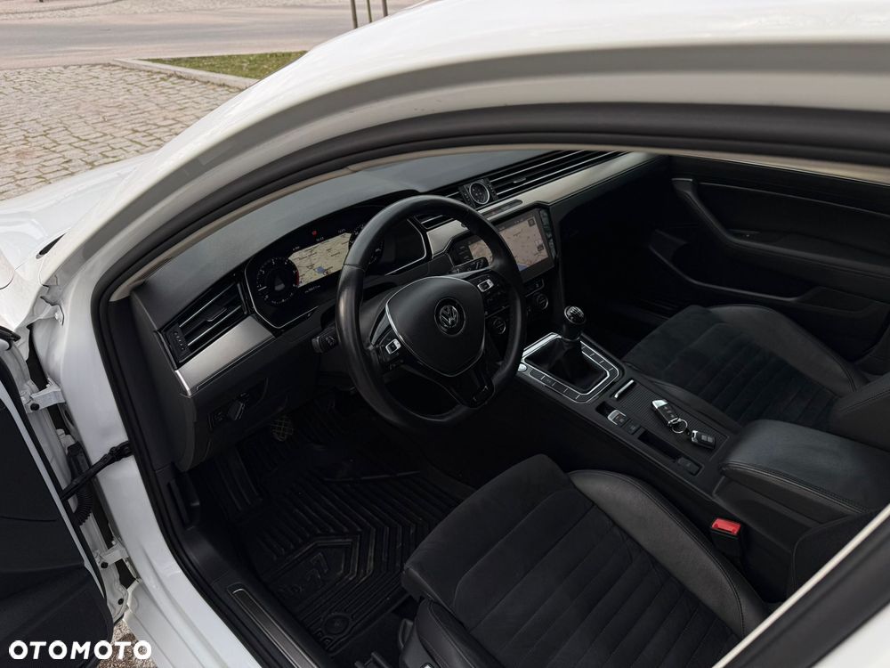 Volkswagen Passat - 15