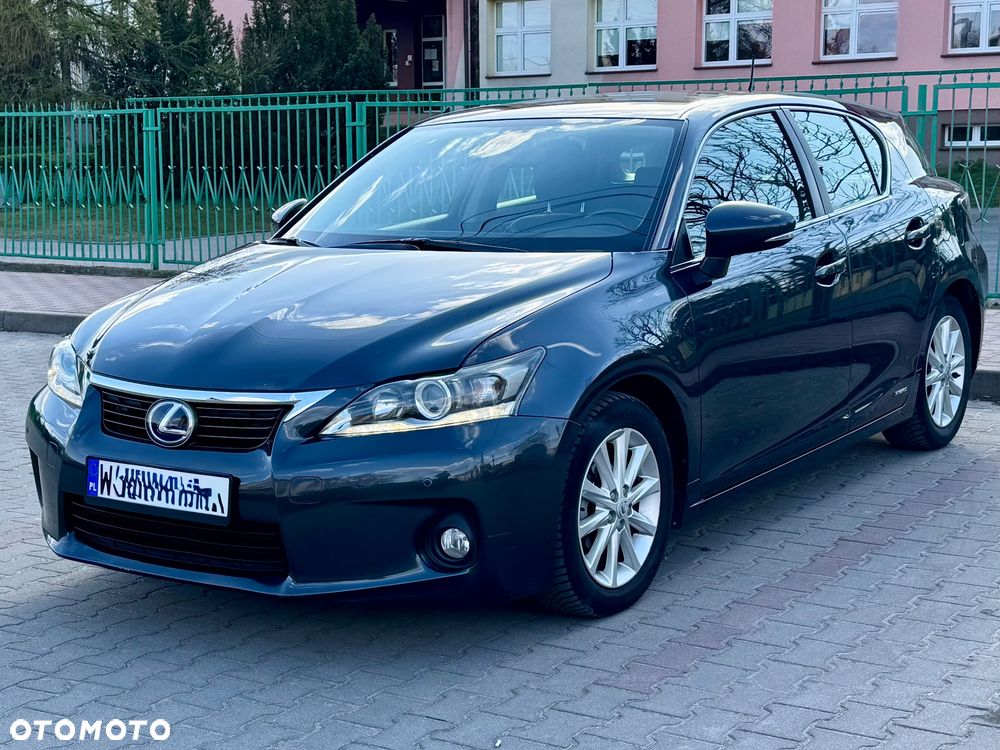 Lexus CT - 12