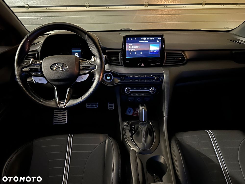 Hyundai Veloster - 8