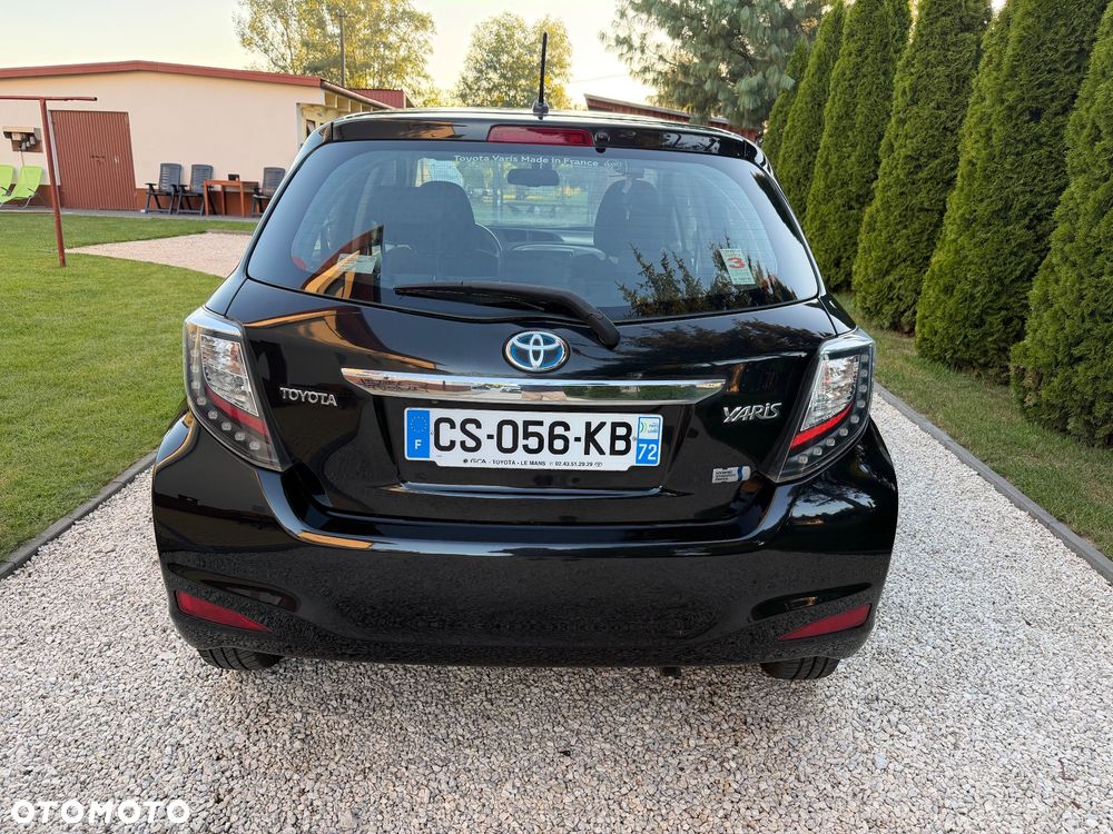 Toyota Yaris Hybrid 100 Life - 8