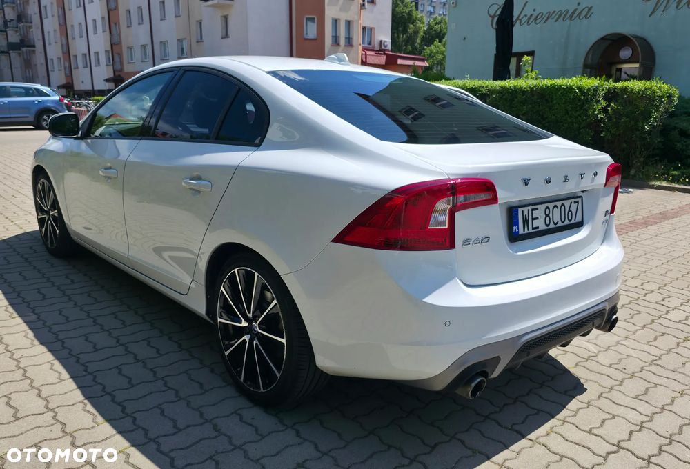Volvo S60 T5 AWD R-Design - 7