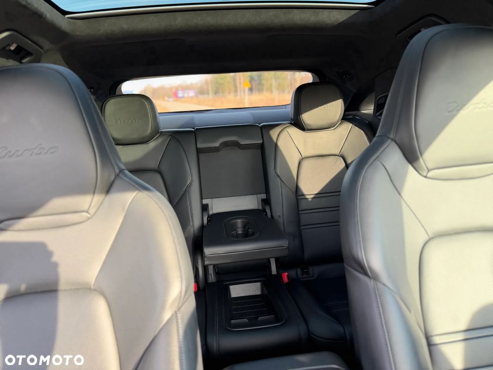 Porsche Cayenne Turbo - 32