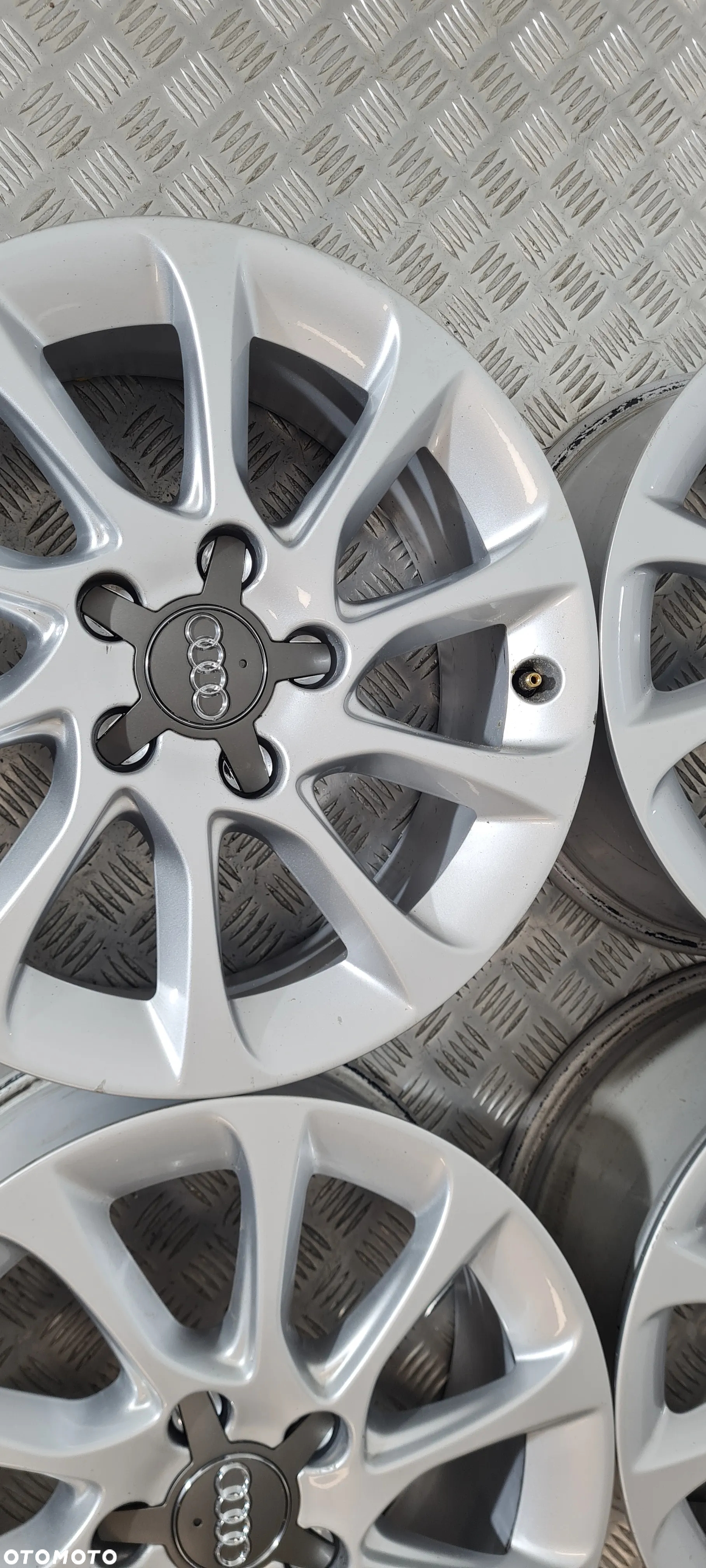 Audi A3 Felgi Aluminiowe 16 8V0601025BM - 6