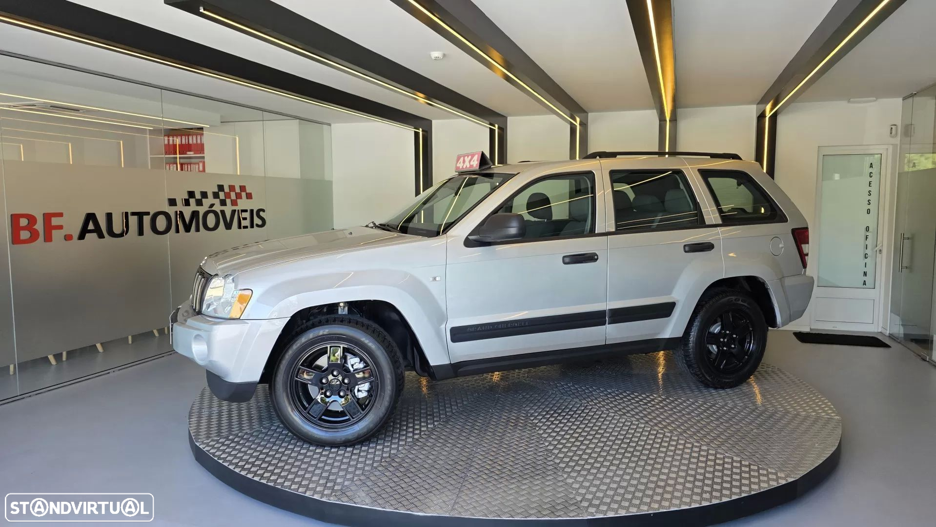 Jeep Grand Cherokee 3.0 CRD V6 Laredo - 12