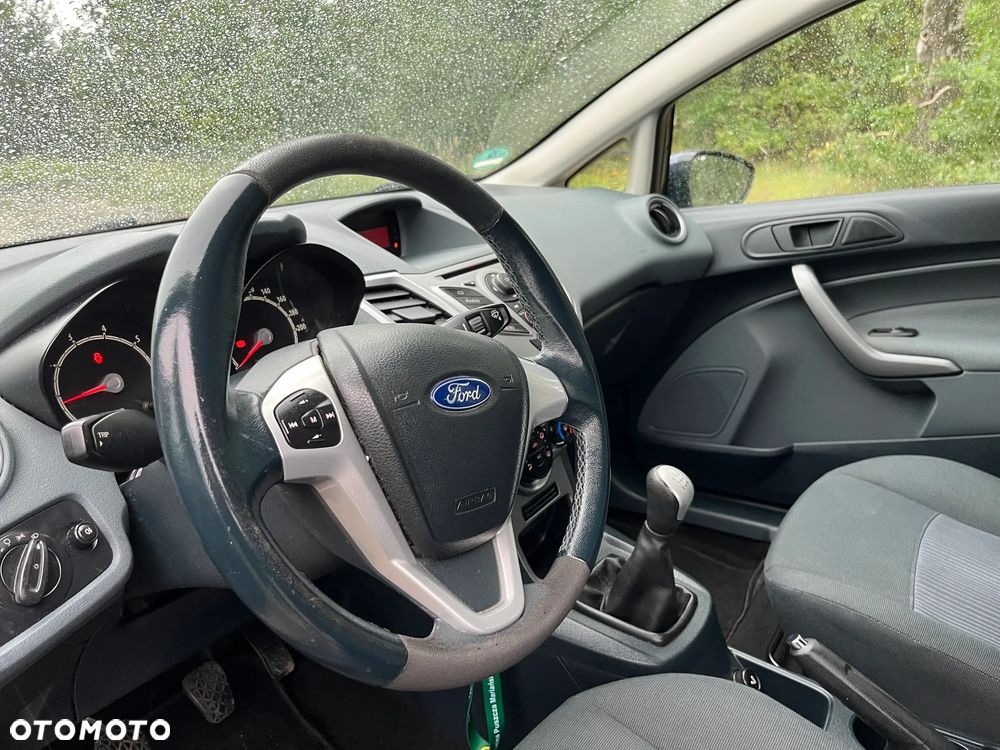 Ford Fiesta 1.25 Celebration - 11