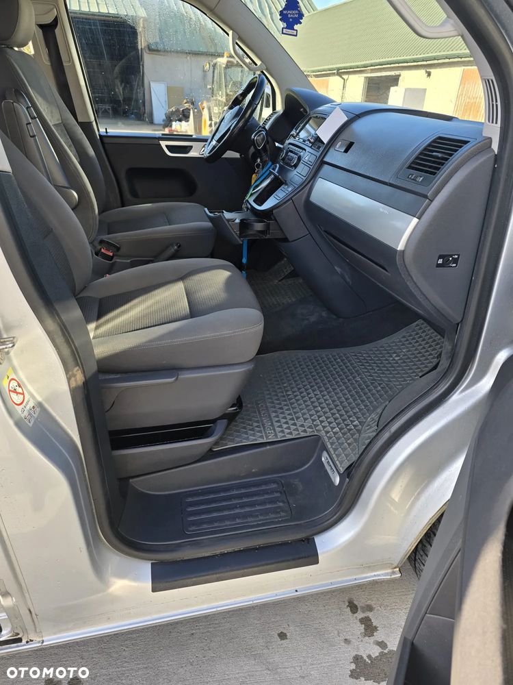 Volkswagen Multivan - 10