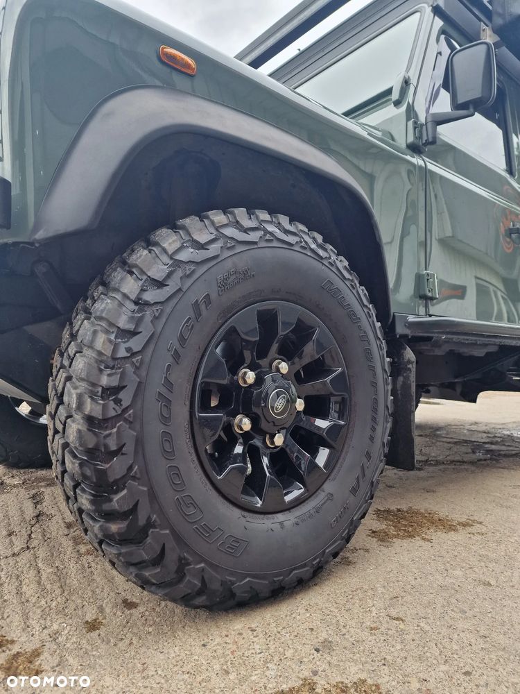 Land Rover Defender 2.4 TD4 SE - 15