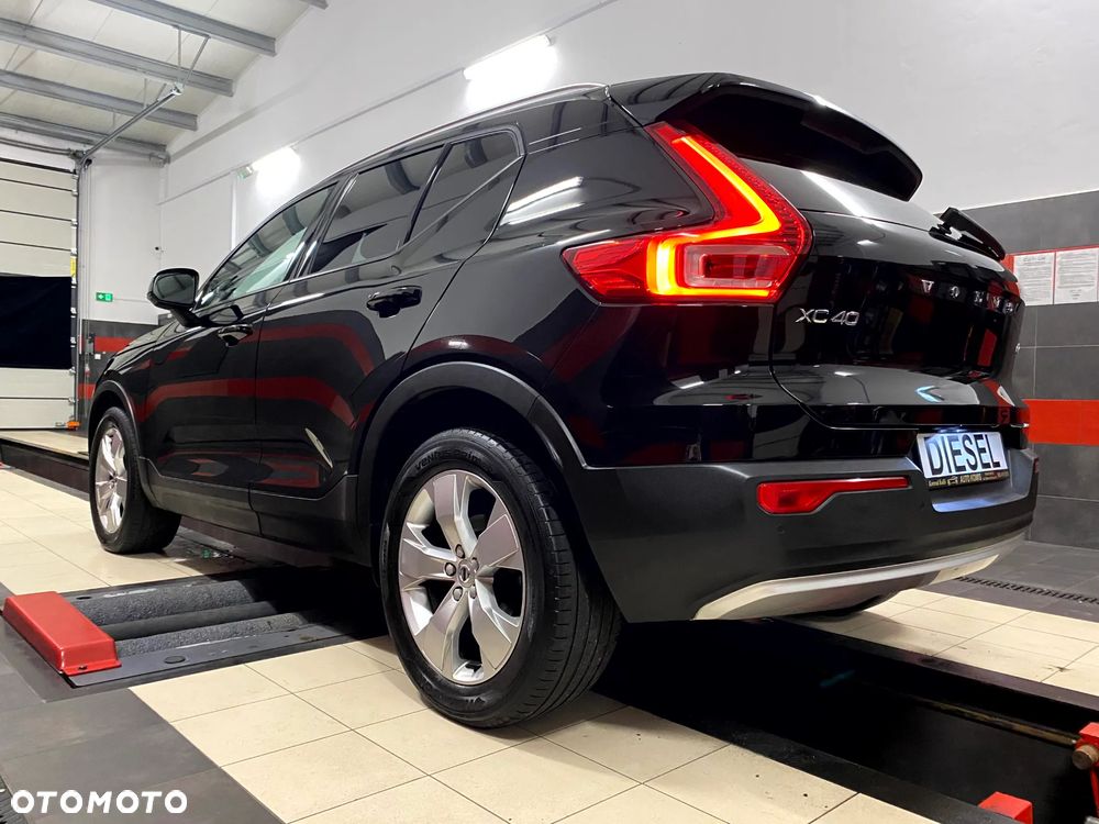 Volvo XC 40 D3 SCR Momentum - 12