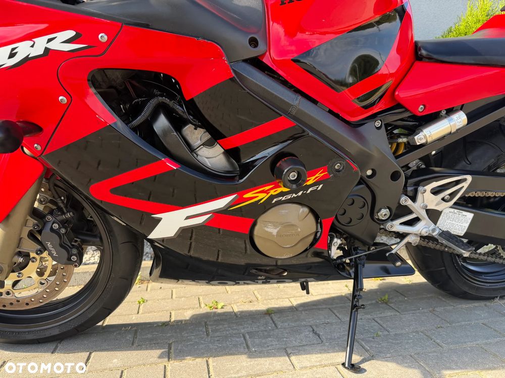 Honda CBR - 32