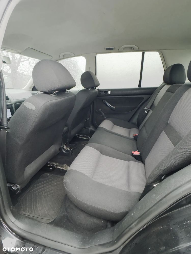 Volkswagen Golf - 10