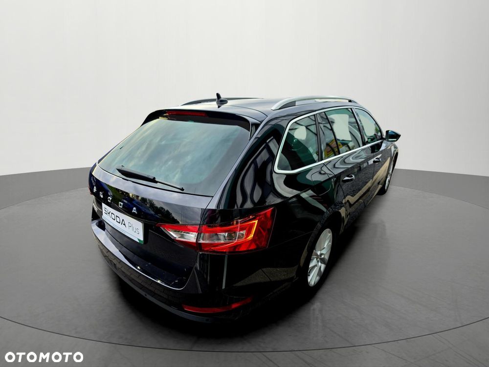 Skoda Superb 2.0 TSI Ambition DSG - 7