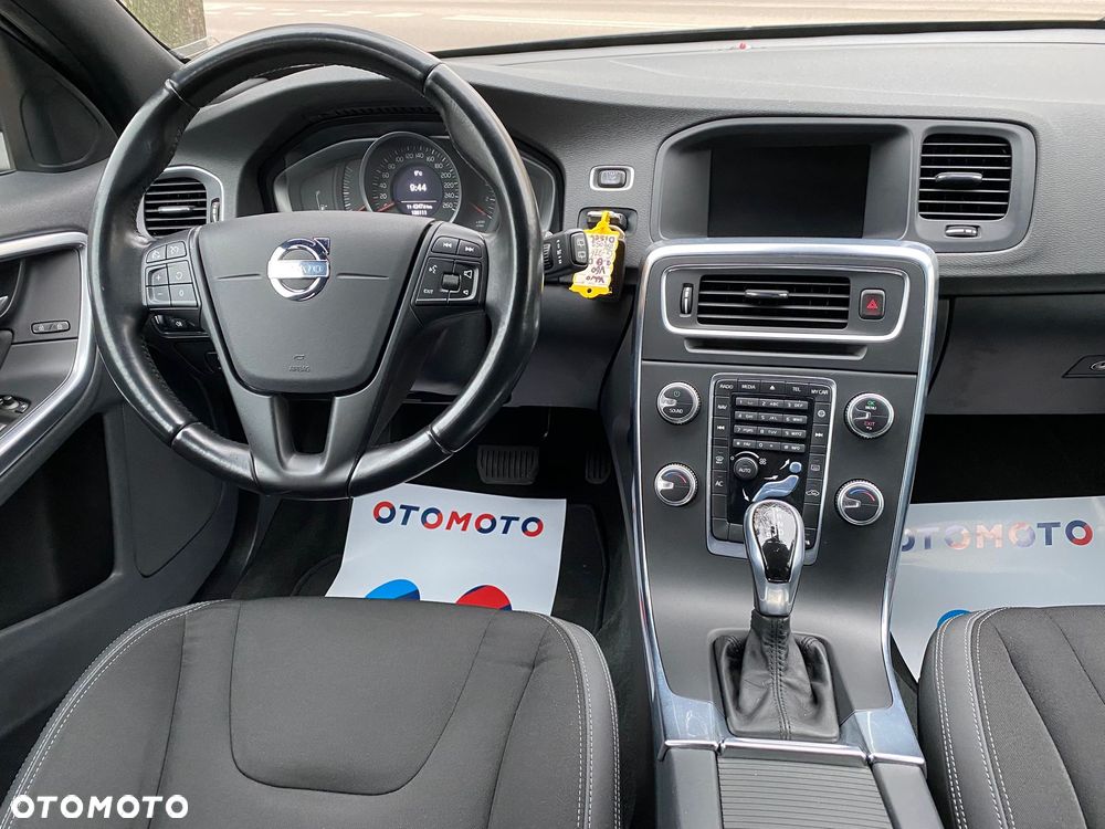 Volvo V60 D3 Geartronic Momentum - 11