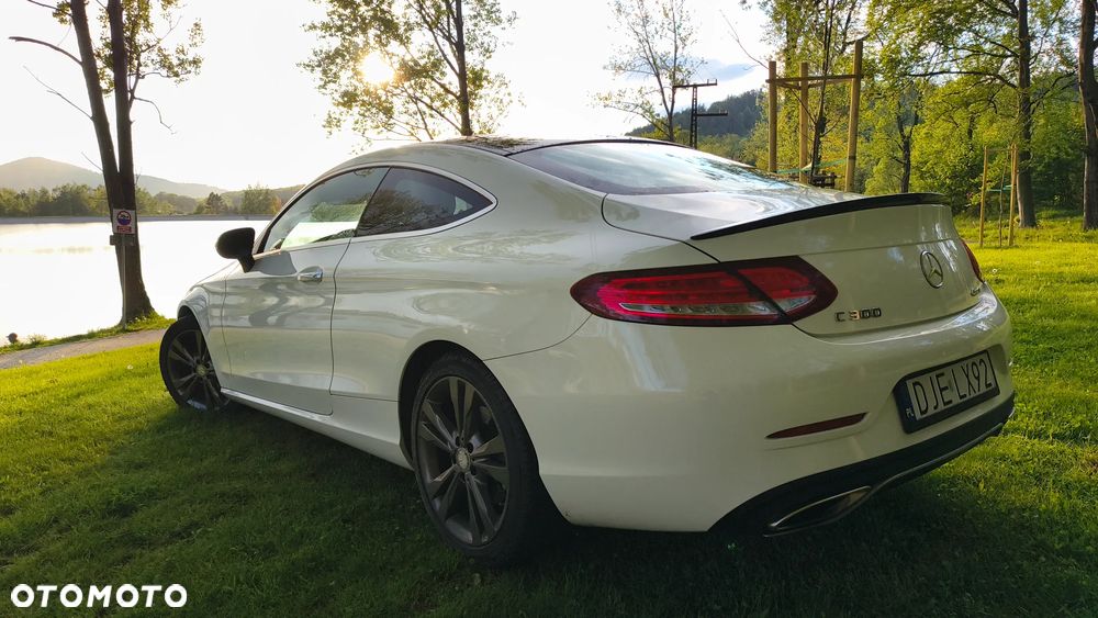 Mercedes-Benz Klasa C 300 7G-TRONIC AMG Line - 16