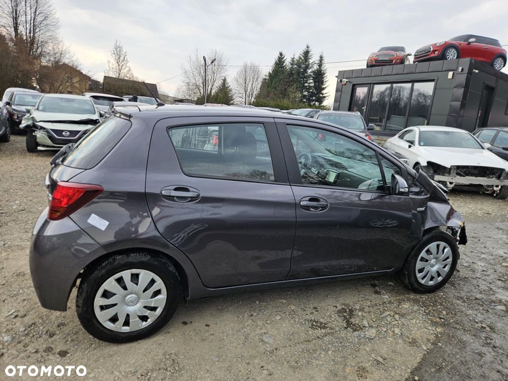 Toyota Yaris 1.5 VVT-i Lounge - 6