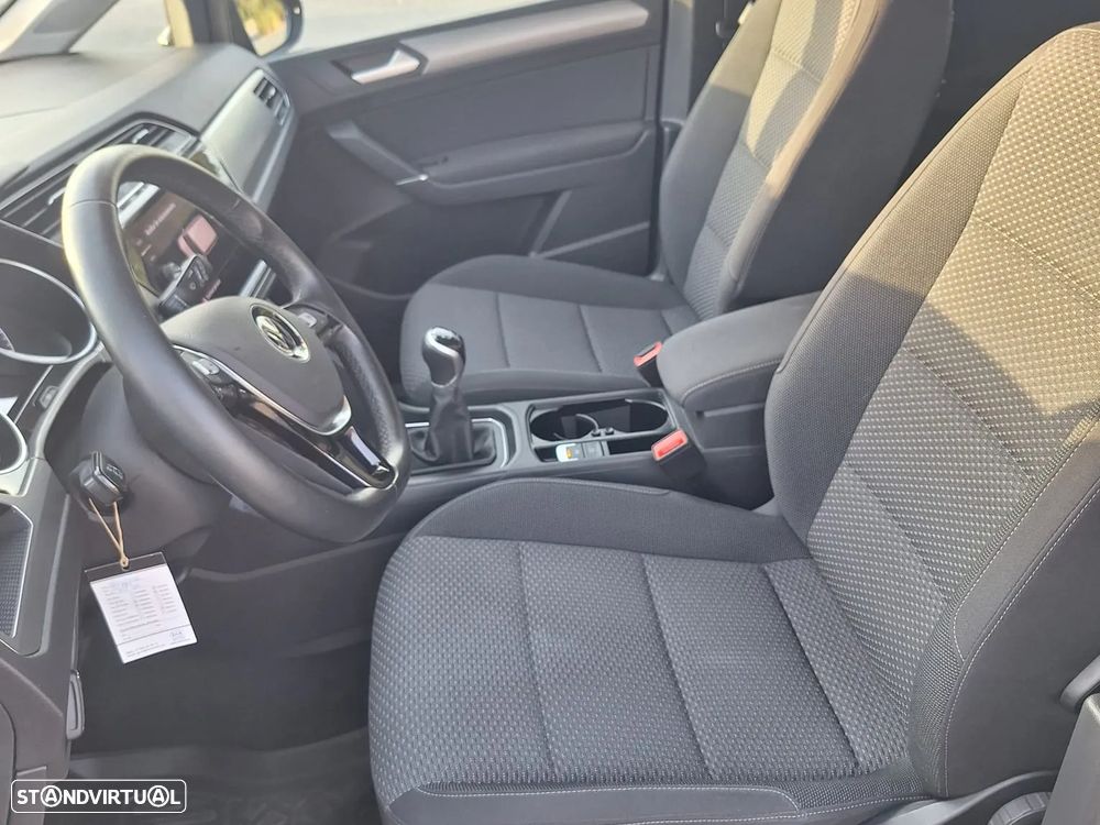 VW Touran 2.0 TDI Confortline - 15