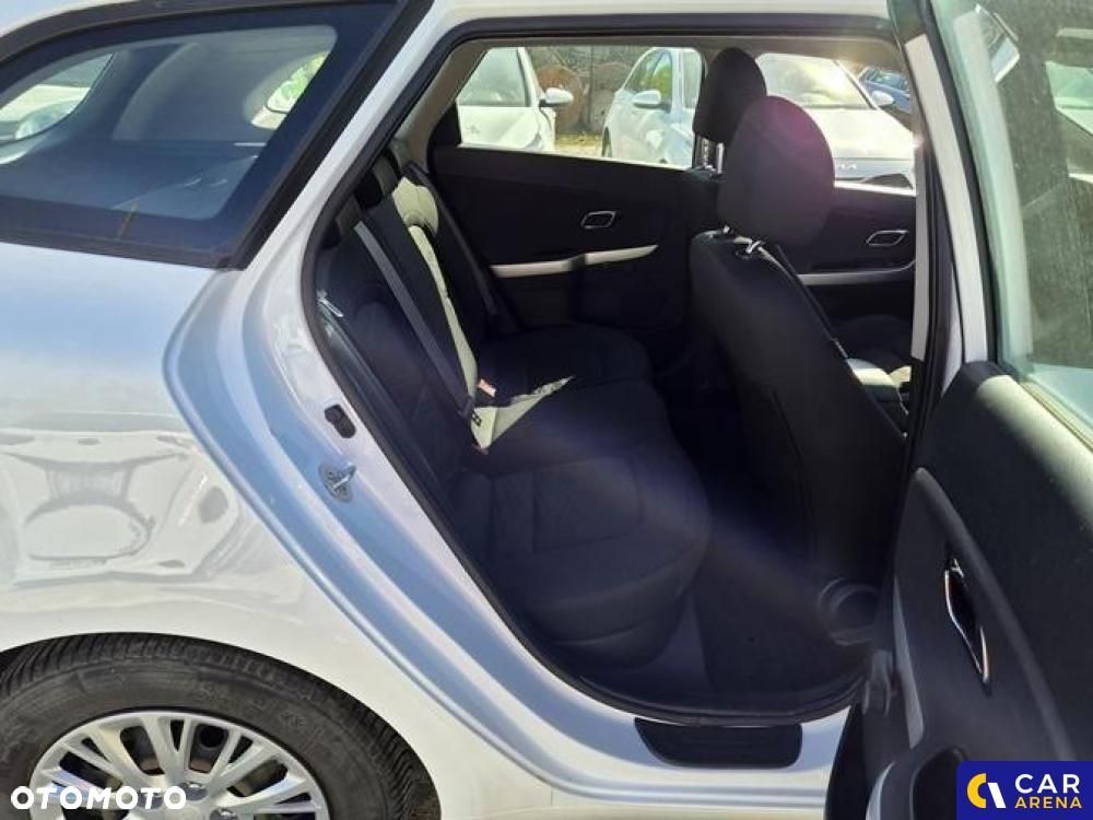 Kia Ceed - 36