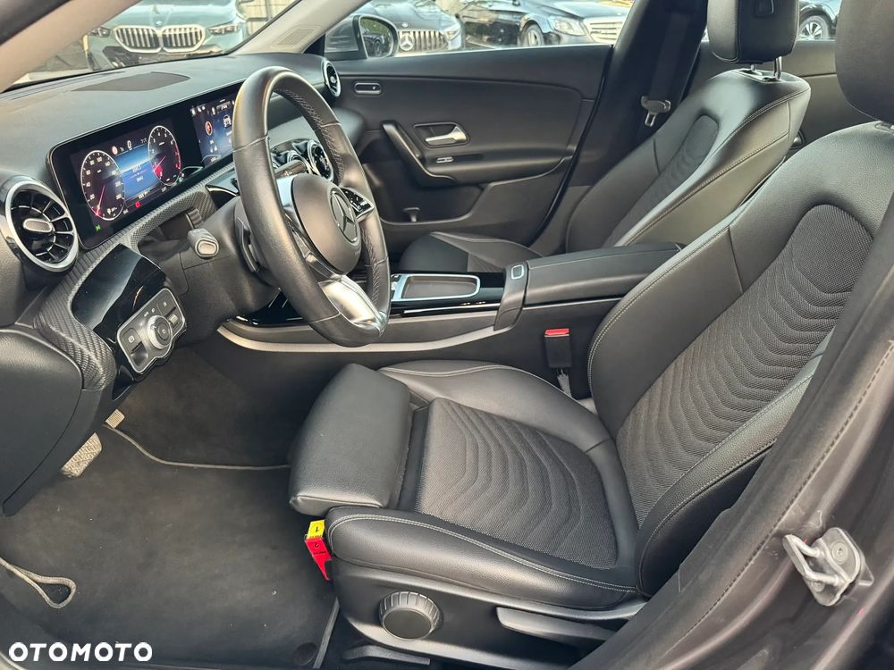 Mercedes-Benz CLA 200 Progressive 7G-DCT - 15