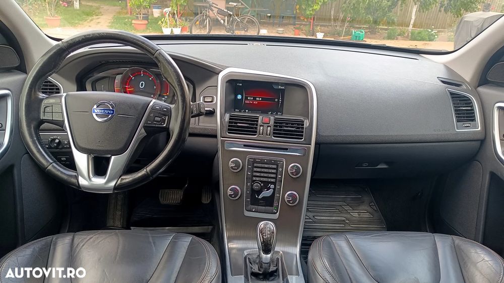 Volvo XC 60 D5 AWD Momentum - 14