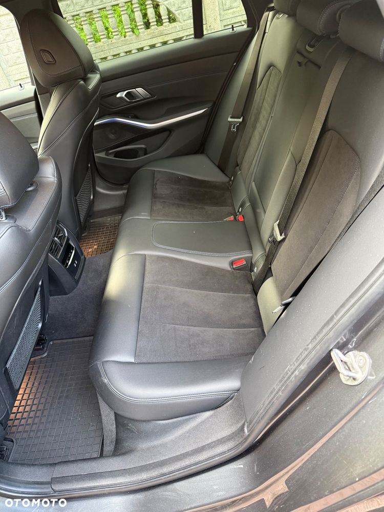 BMW Seria 3 320d xDrive mHEV - 7