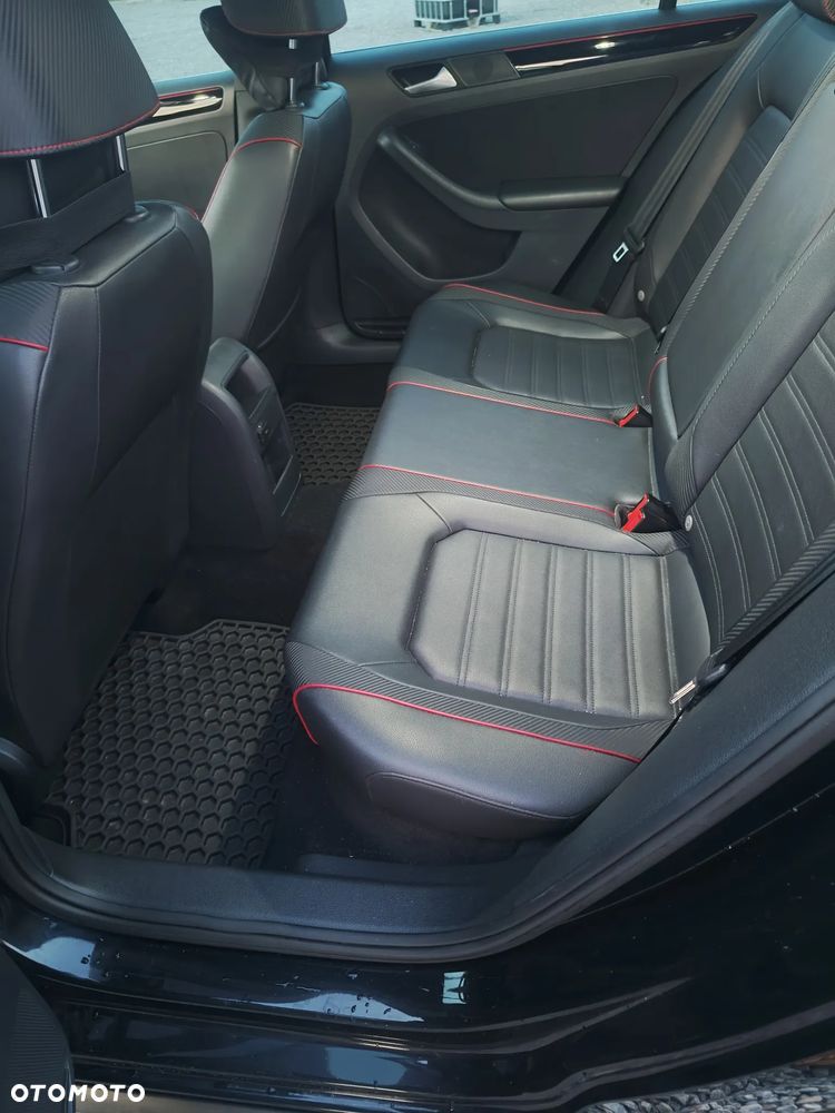 Volkswagen Jetta - 27