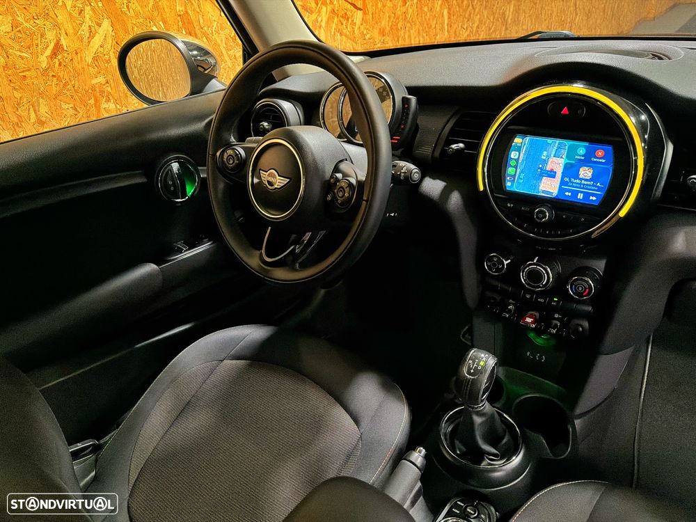 MINI 3 Portas Cooper D Aut. - 23
