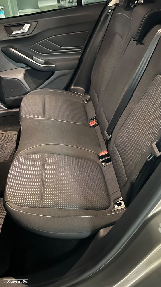 Ford Focus 1.0 EcoBoost Business Aut. - 12