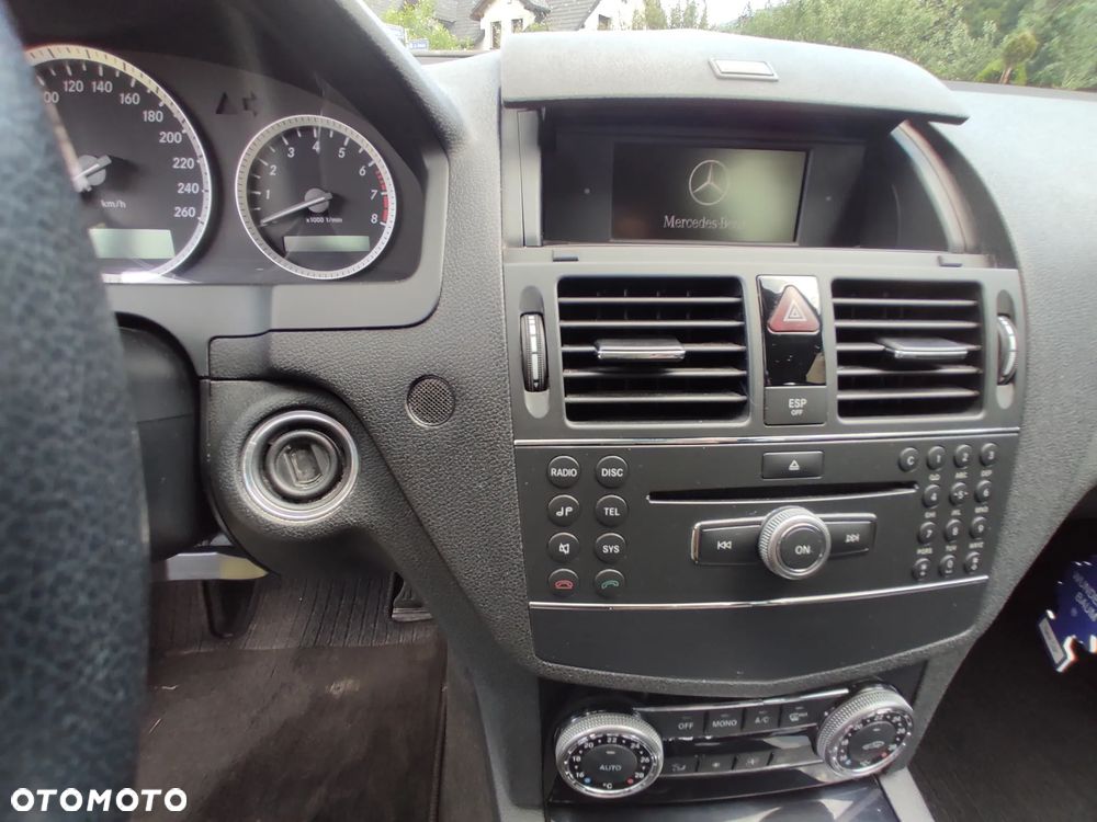 Mercedes-Benz Klasa C 180 Kompressor Classic - 22