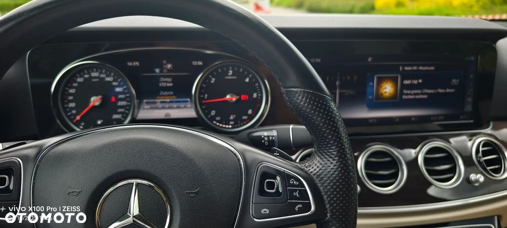 Mercedes-Benz Klasa E 220 d 4-Matic 9G-TRONIC - 19