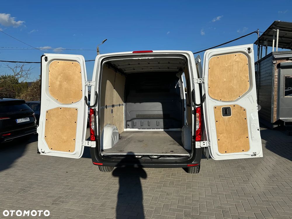 Mercedes-Benz Sprinter - 19