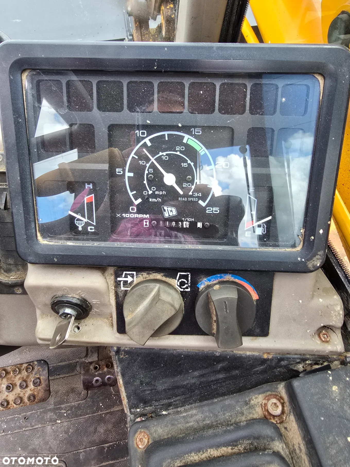JCB - 13