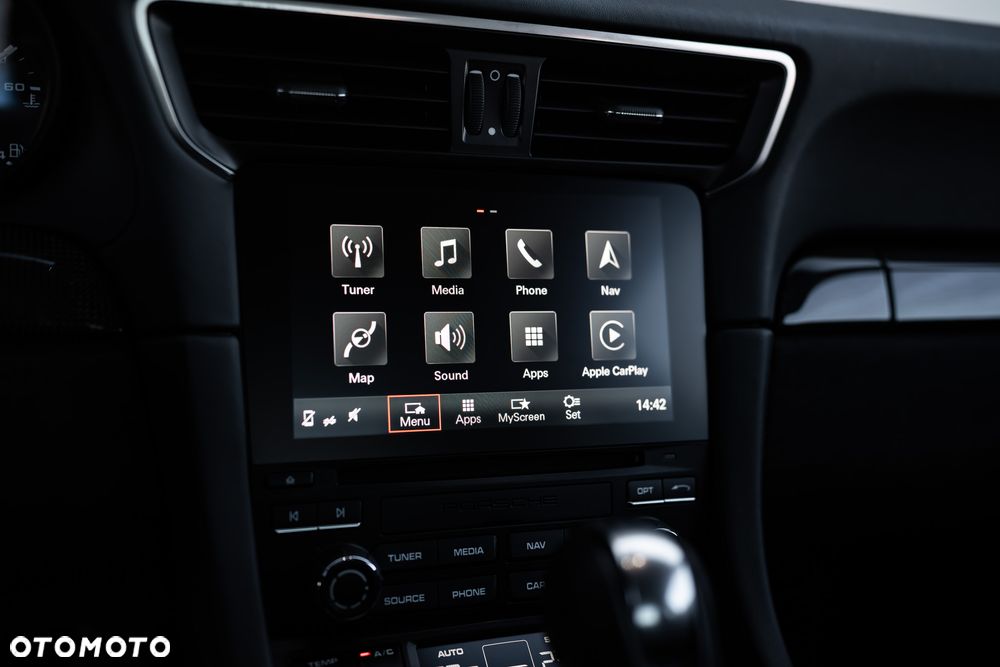 Porsche 911 Carrera 4 GTS PDK - 22