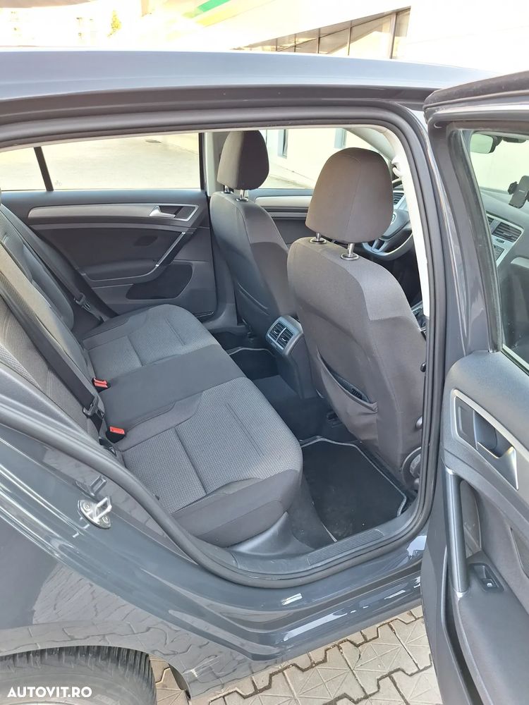 Volkswagen Golf 1.6 TDI DPF Trendline - 9