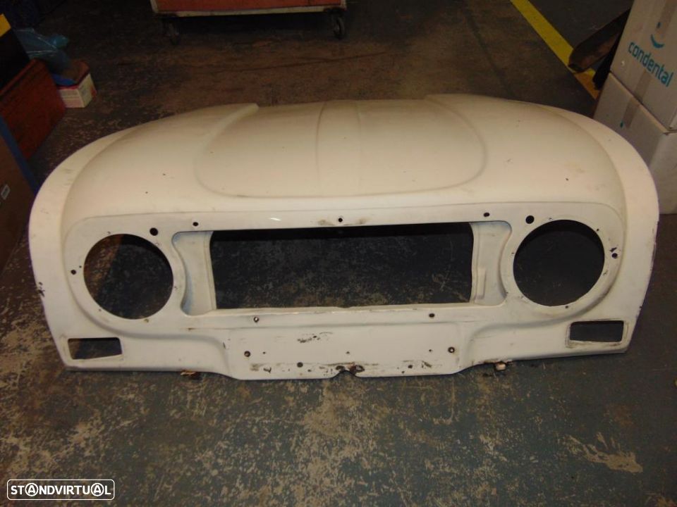 Renault 4L capot - 1