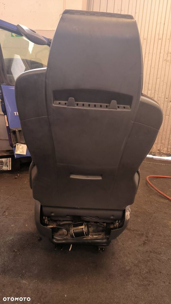 FOTEL PRZEDNI MAN TGL 12.210 KIEROWCY - 4