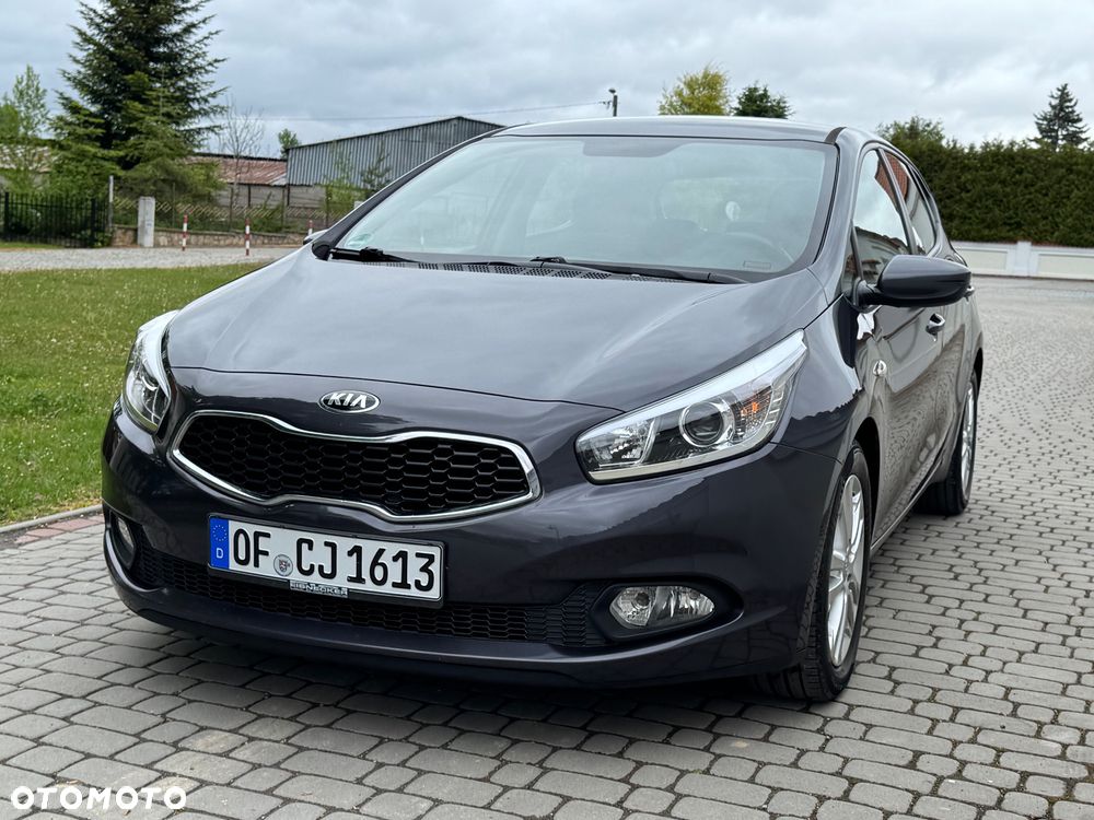 Kia Ceed - 31