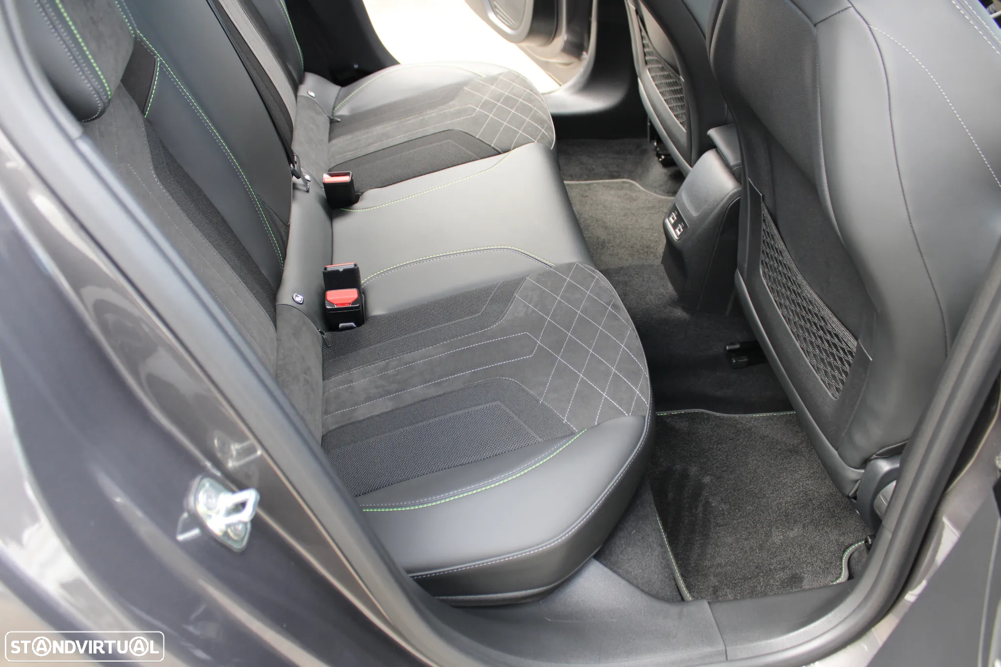 Peugeot 208 1.2 PureTech GT Line EAT8 - 47