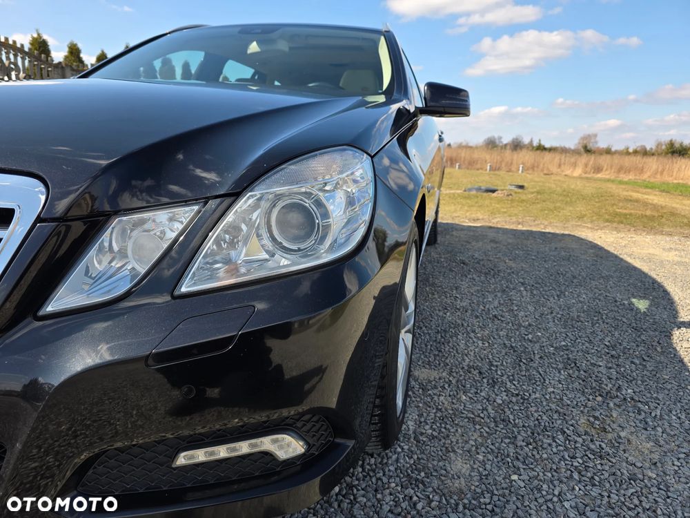 Mercedes-Benz Klasa E 250 CGI BlueEffICIENCY Avantgarde - 3