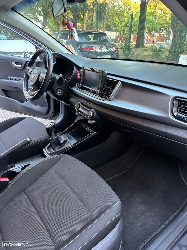 Kia Rio 1.4 CRDi EX - 11