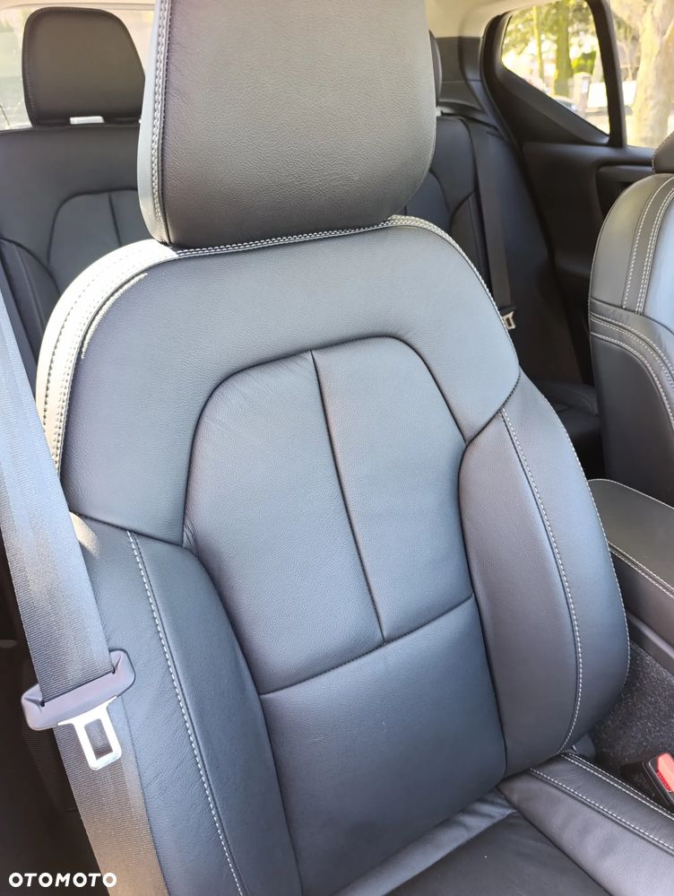 Volvo XC 40 B5 B AWD Ultimate Bright - 16